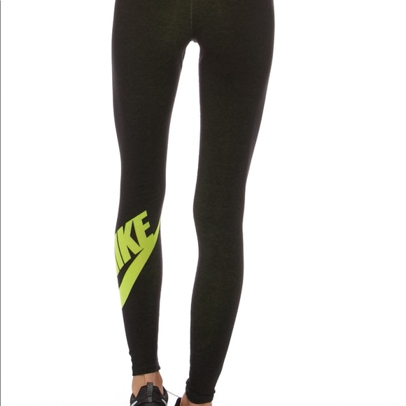 Looking for these nike leggings - Picture 2 of 2